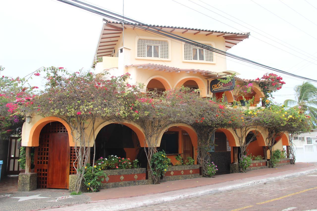 Hotel Crossman Puerto Ayora  Exterior photo